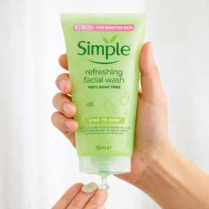 Simple Kind To Skin Refreshing Facial Wash Gel – 150ml